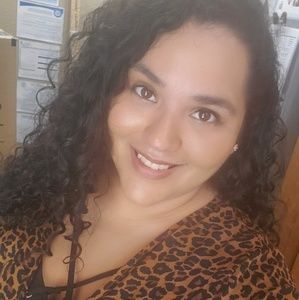 Meet your Posher, Becca